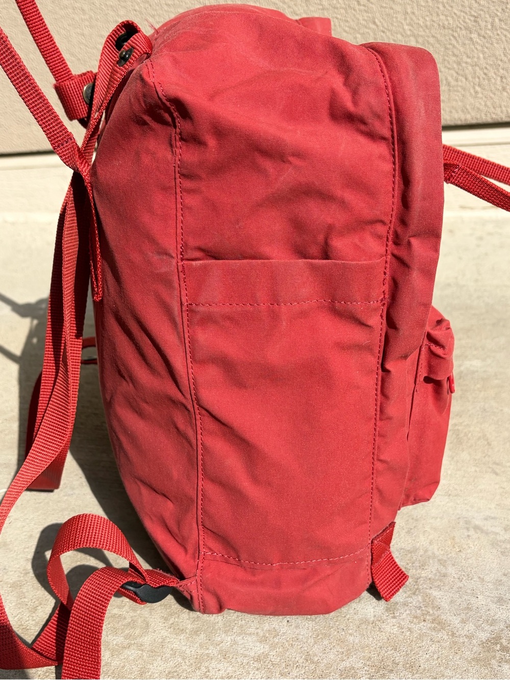 Fjallraven Kånken Classic Red Backpack - Picture 6 of 8